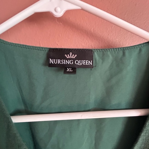 NURSING QUEEN DRESS WITH POCKETS -BELL SLEEVE- GREEN - Picture 3 of 5